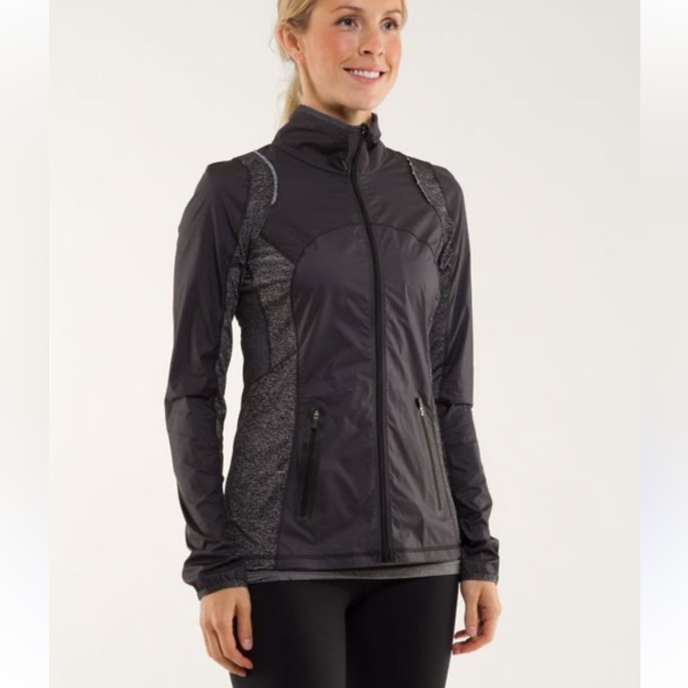 Lululemon Jacket Run
Featherweight Hybrid Running
Active Black Women's Size 12